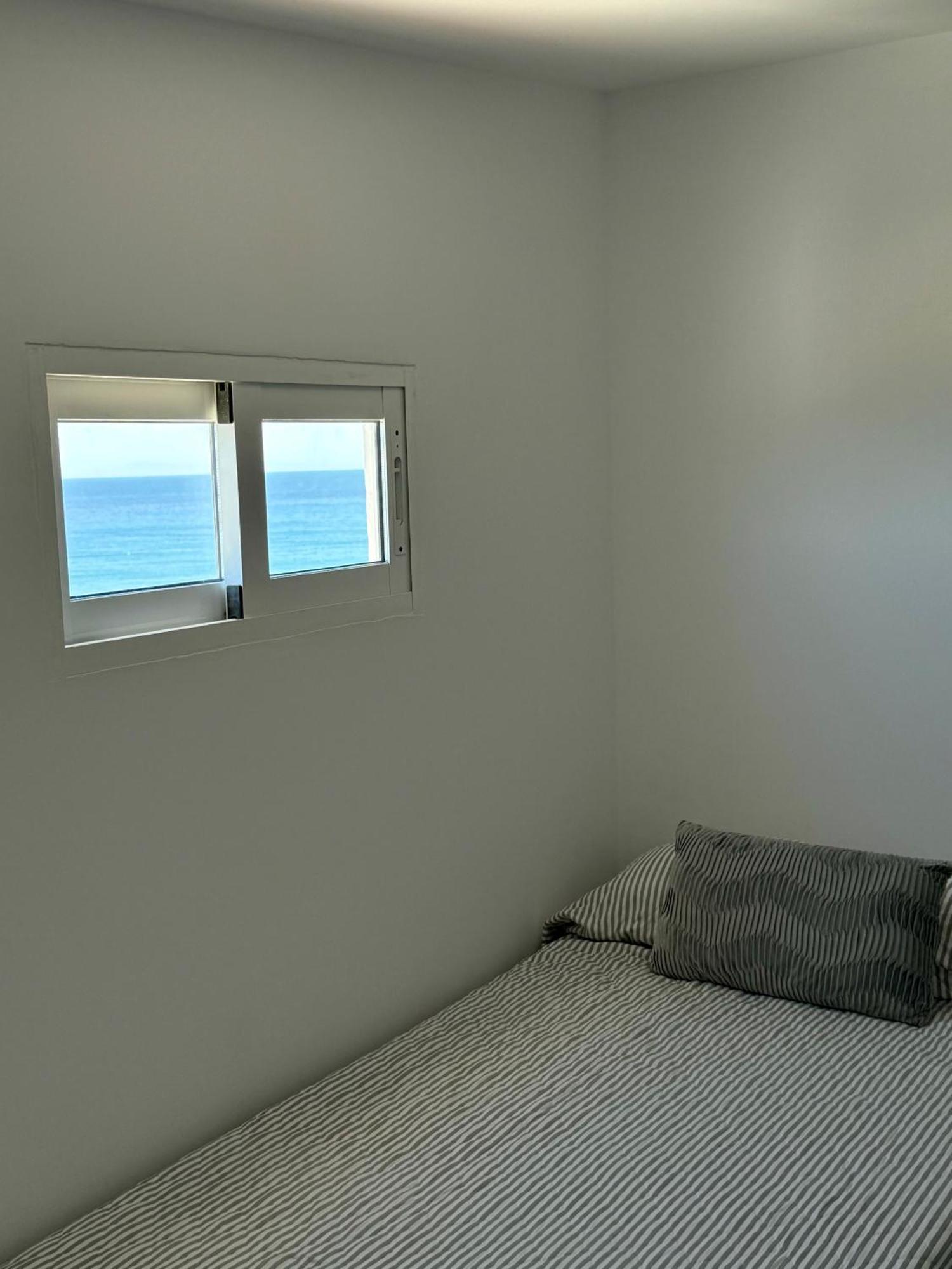 אסטפונה Sunnypalms - Beachfront Penthouse With Stunning Sea View מראה חיצוני תמונה